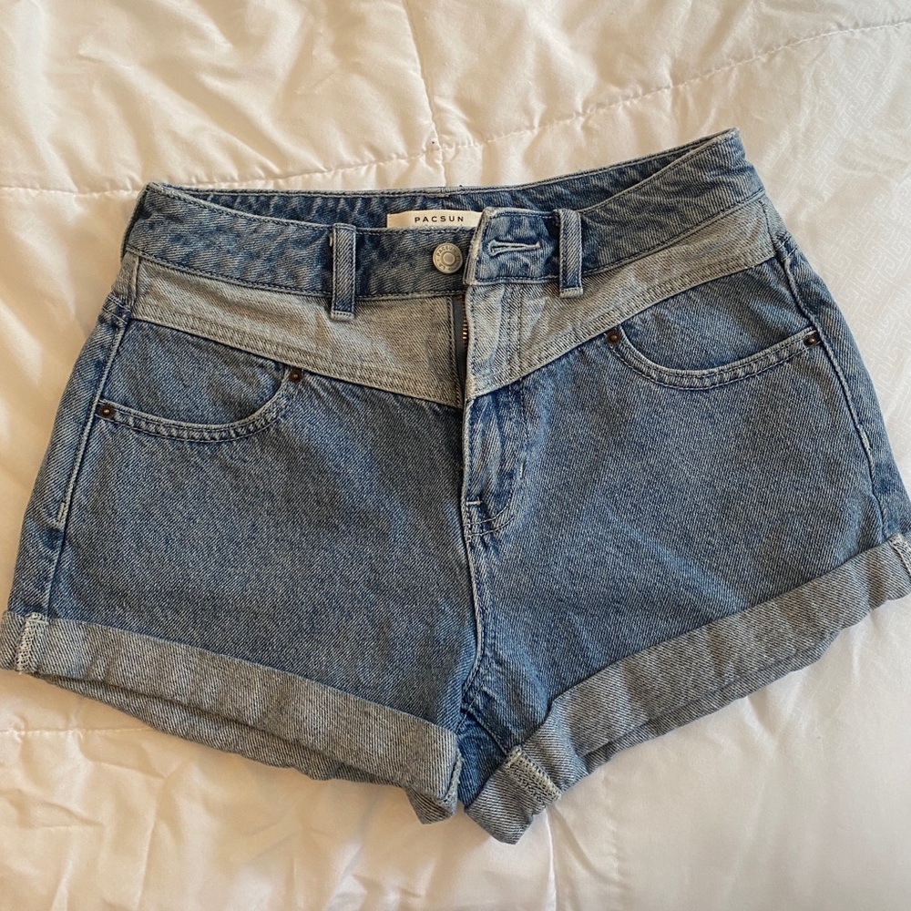 PacSun two toned mom shorts